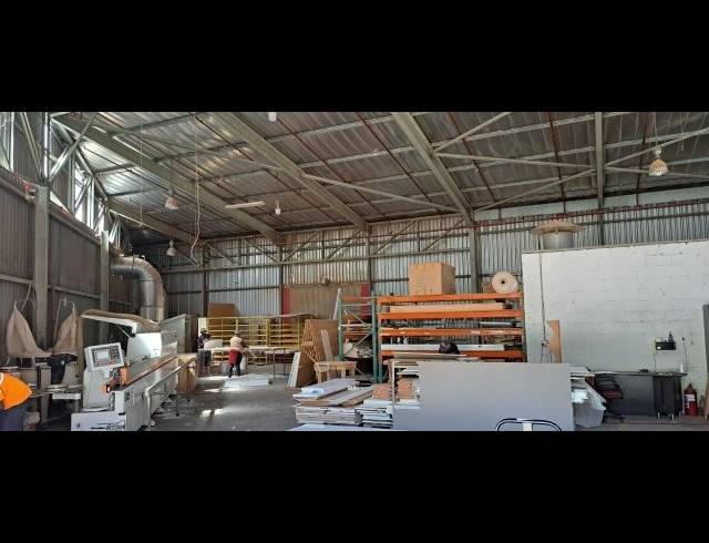 2,886M² FACTORY TO LET IN WESTMEAD